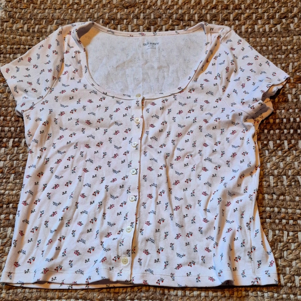 Old Navy T-Shirt